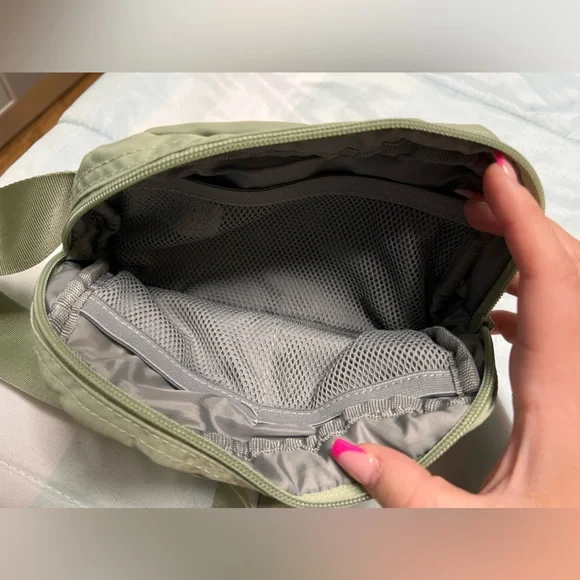 Gaiam Belt Bag - Picture 7 of 8